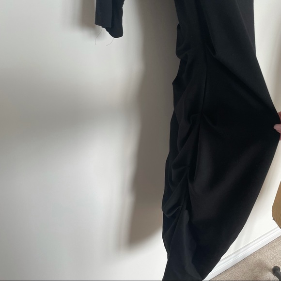 Le Chateau XXL off shoulder ruched dress - black - Picture 4 of 8